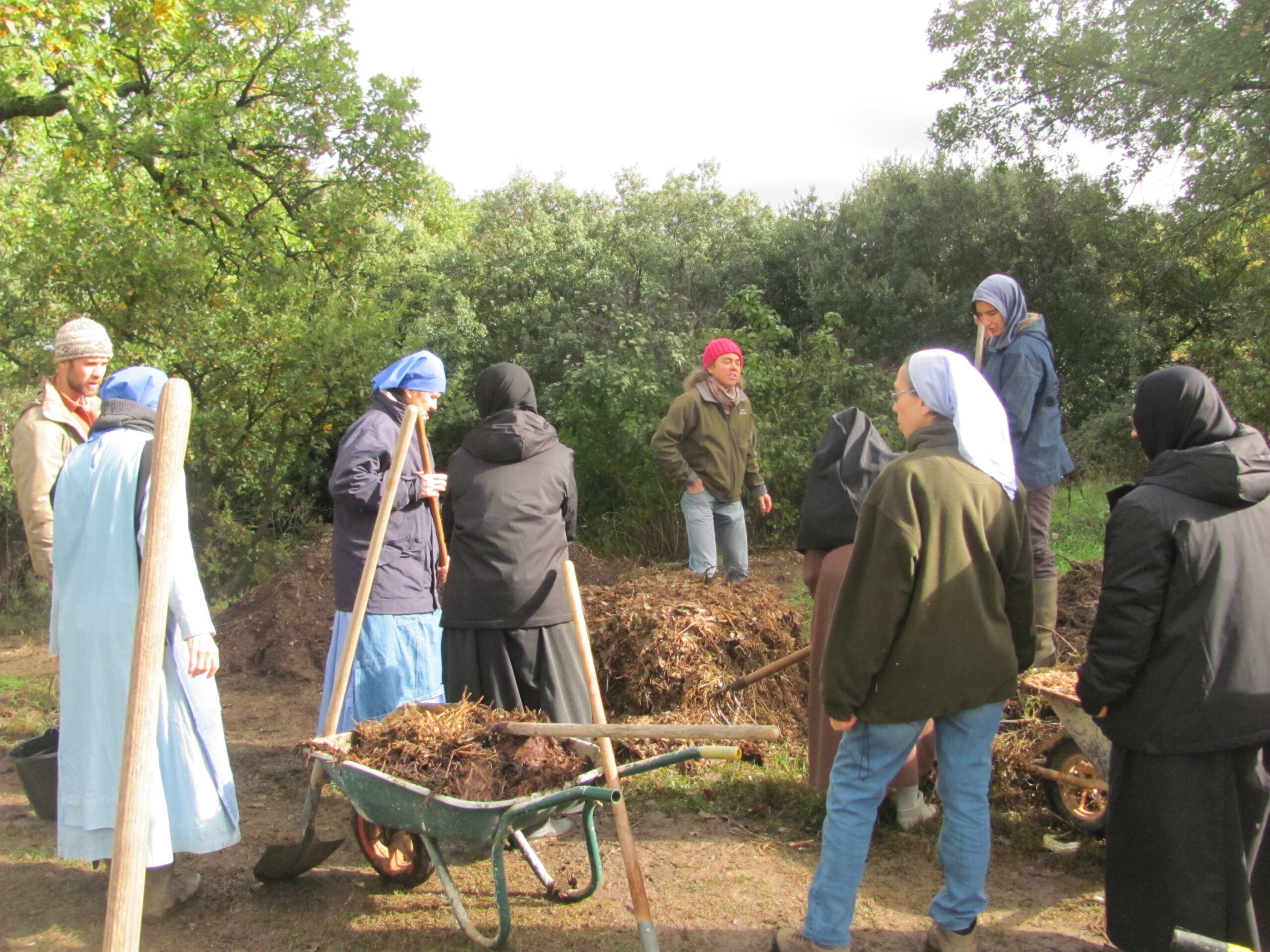 Les sœurs orthodoxes de Solan, formatrices en maraîchage agroécologique |  Église verte